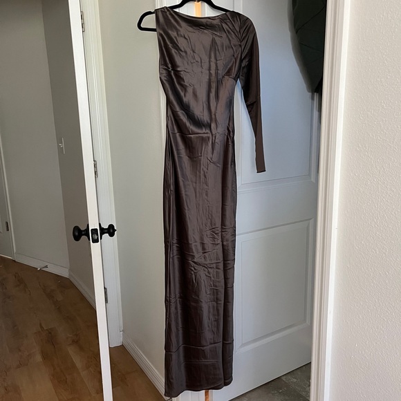 HOUSE OF CB CATIANA DRESS - Picture 4 of 5